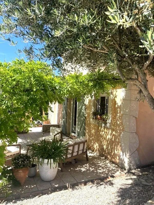Terrasse - Maison en Pierre avec Piscine près de Lespignan
