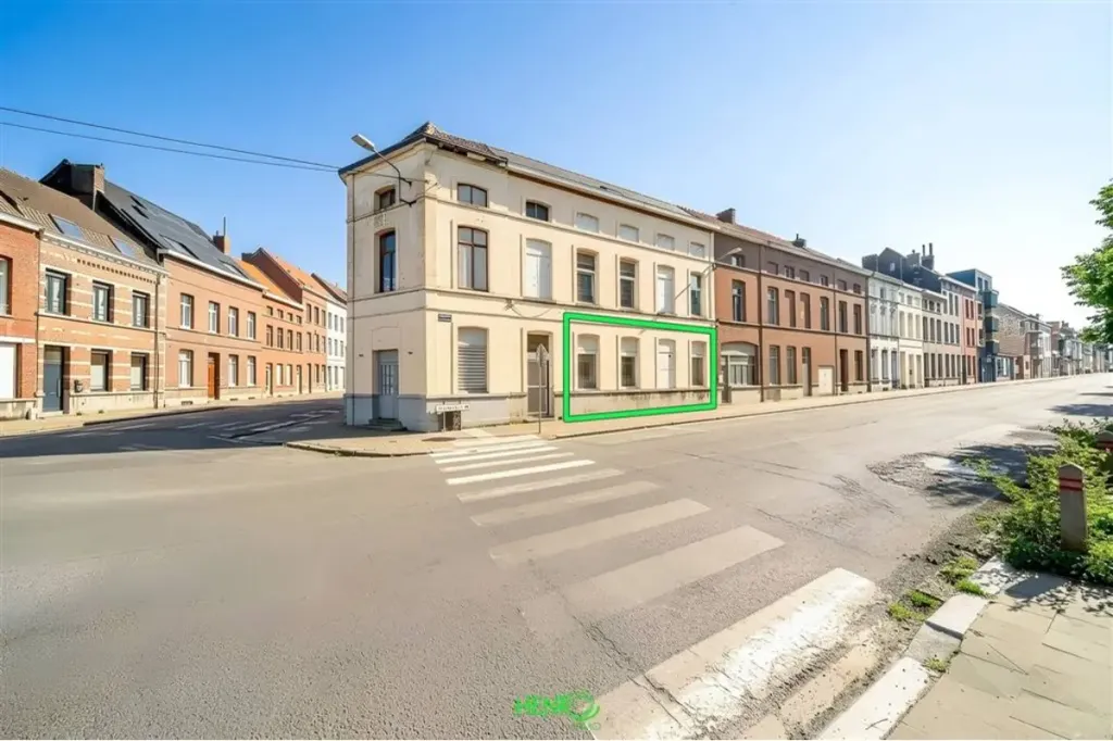 Extérieur - Appartement Rénové avec Terrasse à Tournai