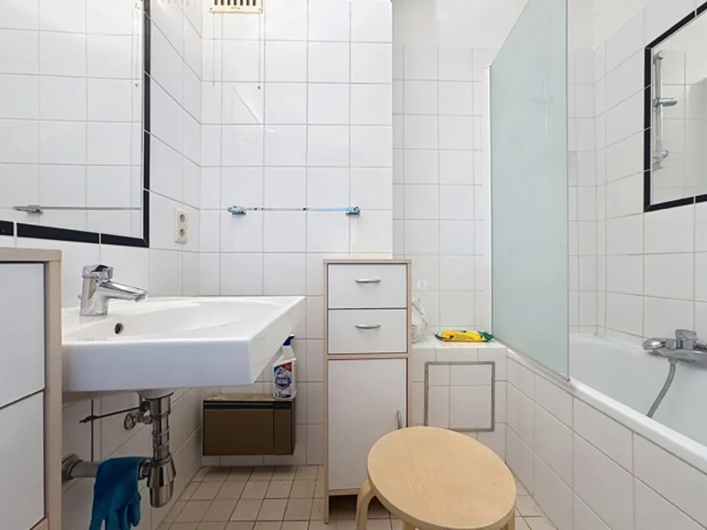 Bagni - Studio with South-Facing Terrace in Etterbeek