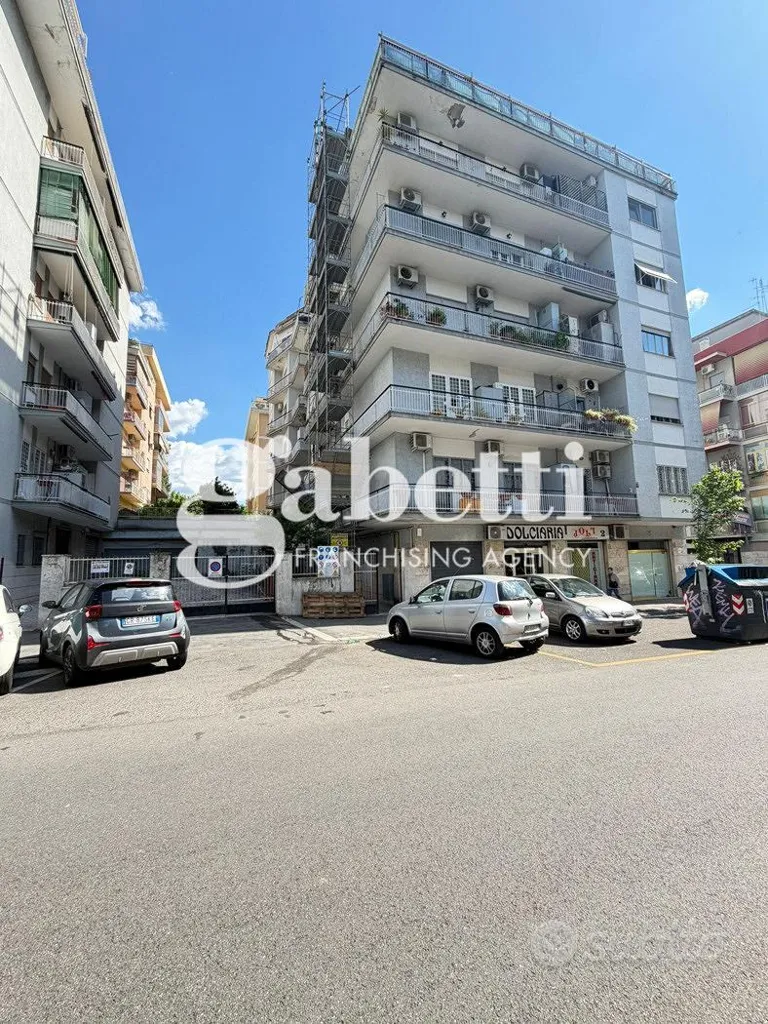 Extérieur - Bright Triplex with Balcony in Central Rome