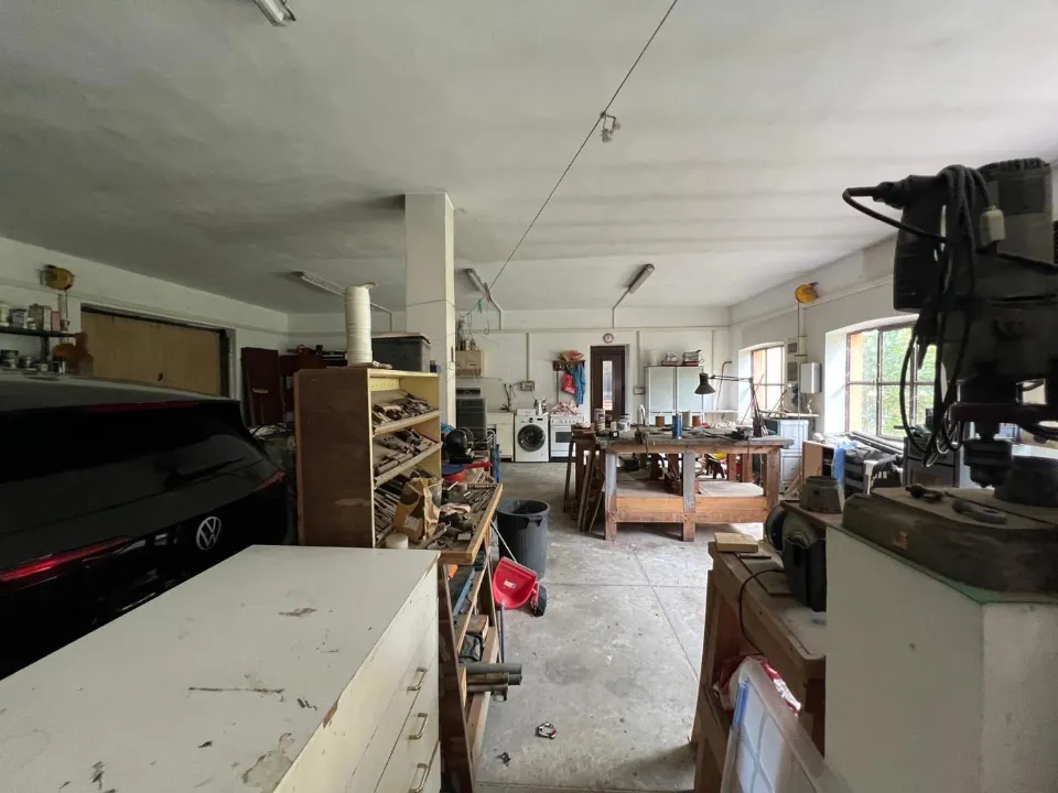 Garage - Independent Villa with Garden in Mortara