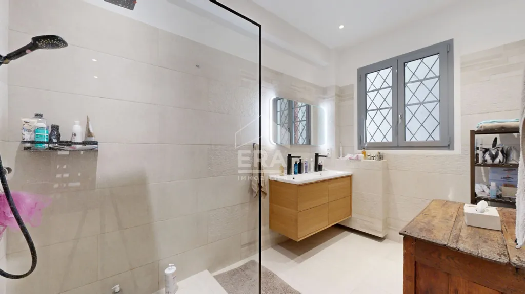Salles de bain - Appartement Traversant avec Balcon à Nice