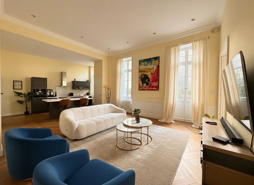 Living Room - Haussmannian Flat with Private Garden in City Centre
