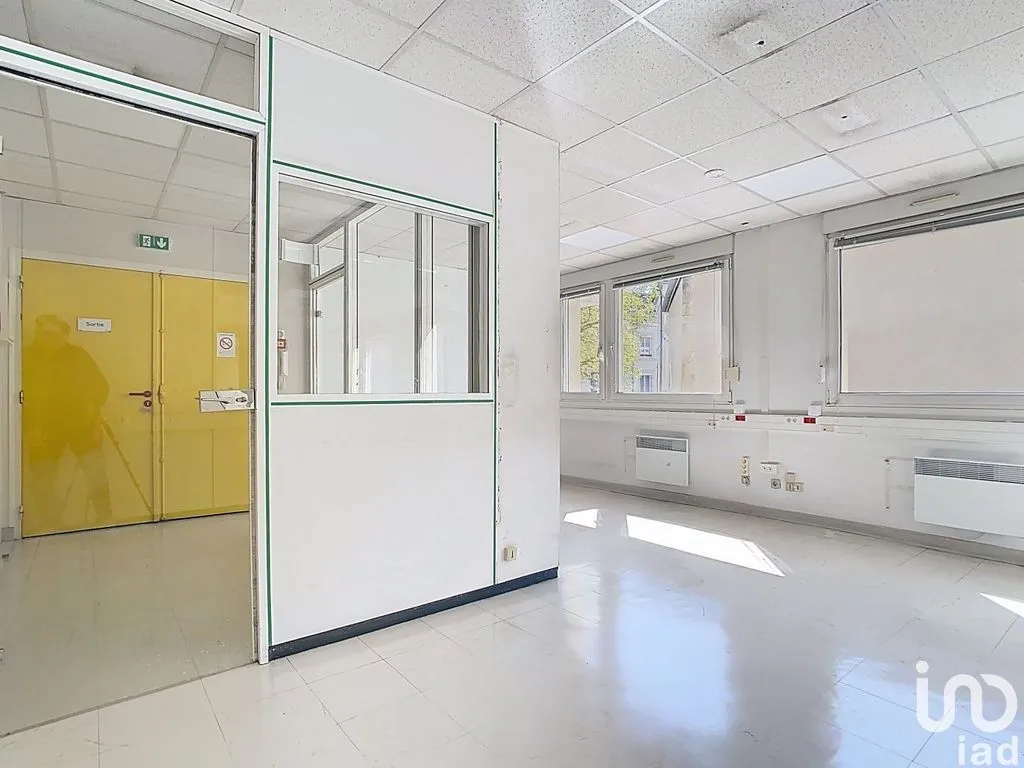 Toad - Modular Office Space with Parking in Reims