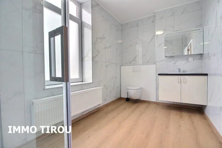 Salles de bain - Maison Rénovée avec Terrasse dans un Cadre Calme