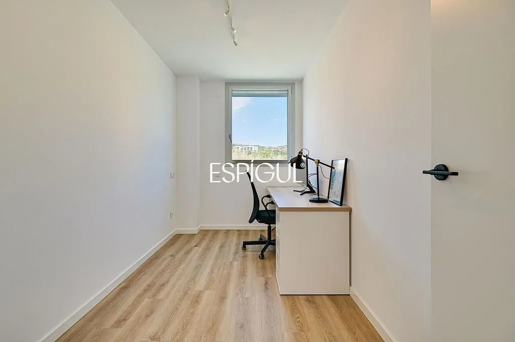 Bureau - New Flat with Pool and Terrace in El Masnou