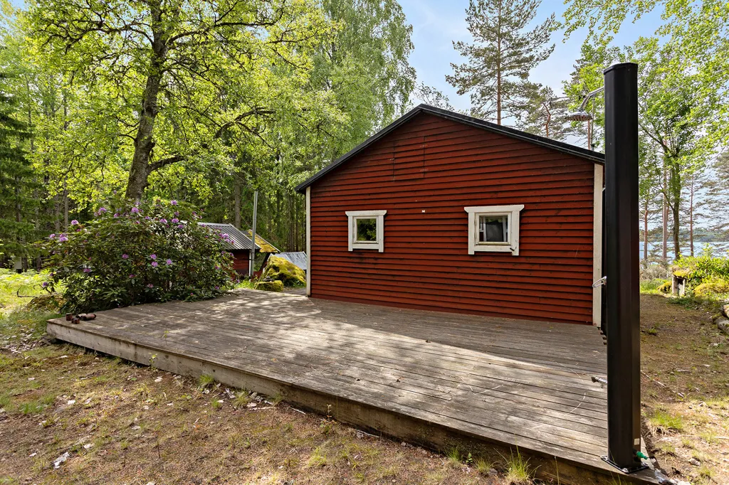 Esterno - Cottage with Lake Access in Örstorp