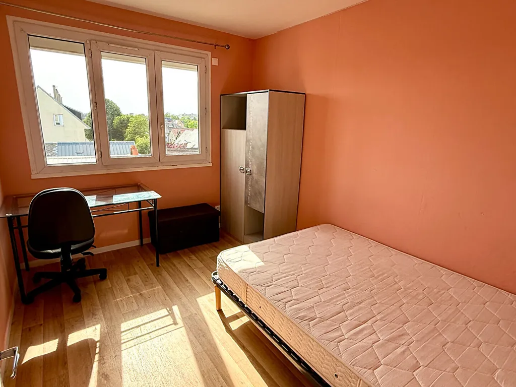 Camere da letto - 4-Bedroom Apartment with Balcony in Caen