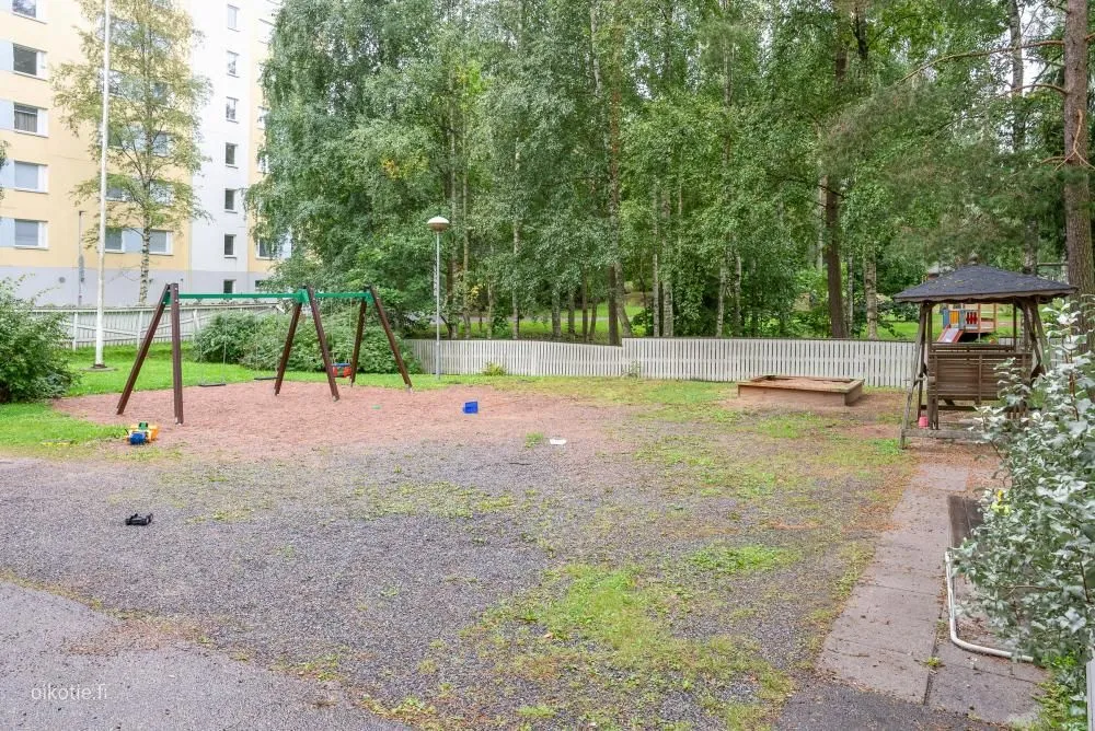 Jardin - Spacious Triplex with Balcony in Hervanta, Tampere