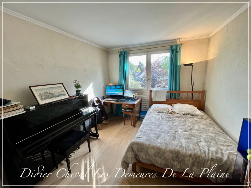 Chambres - Duplex avec Vue Dégagée au Centre de Bailly