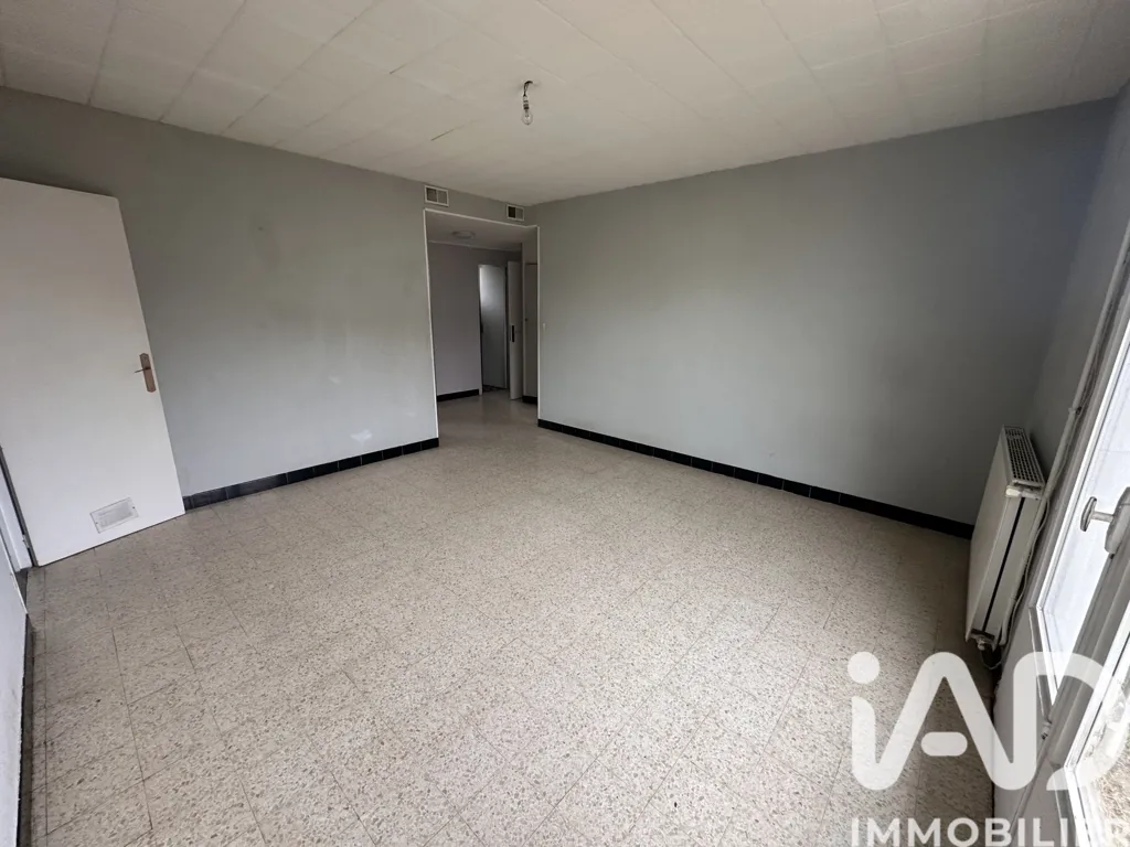 Stanze - Three-Bedroom House with Garden in Châtillon-Coligny