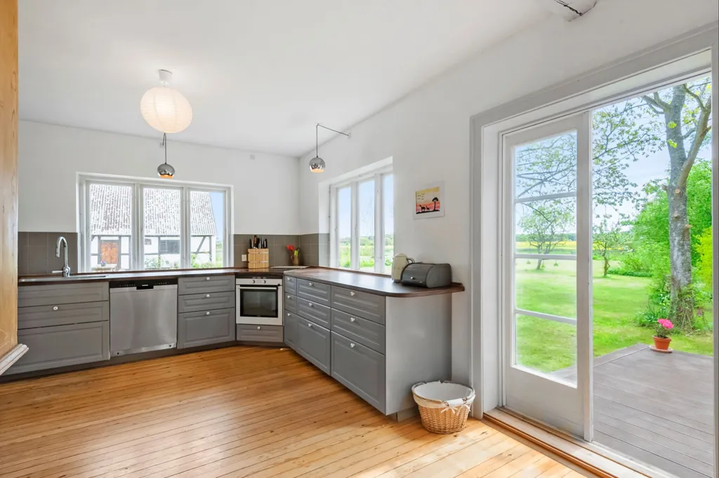 Kitchen - Villa with Extensive Grounds in Tessebølle