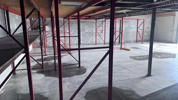 Warehouse with Parking near E420, 11,500m²