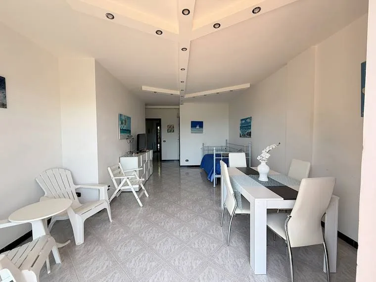 Dining Room - 3-Bedroom Apartment with Terrace in Gaeta
