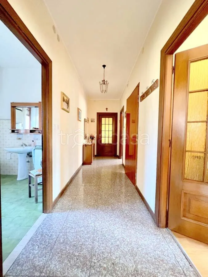 hallway_entrance