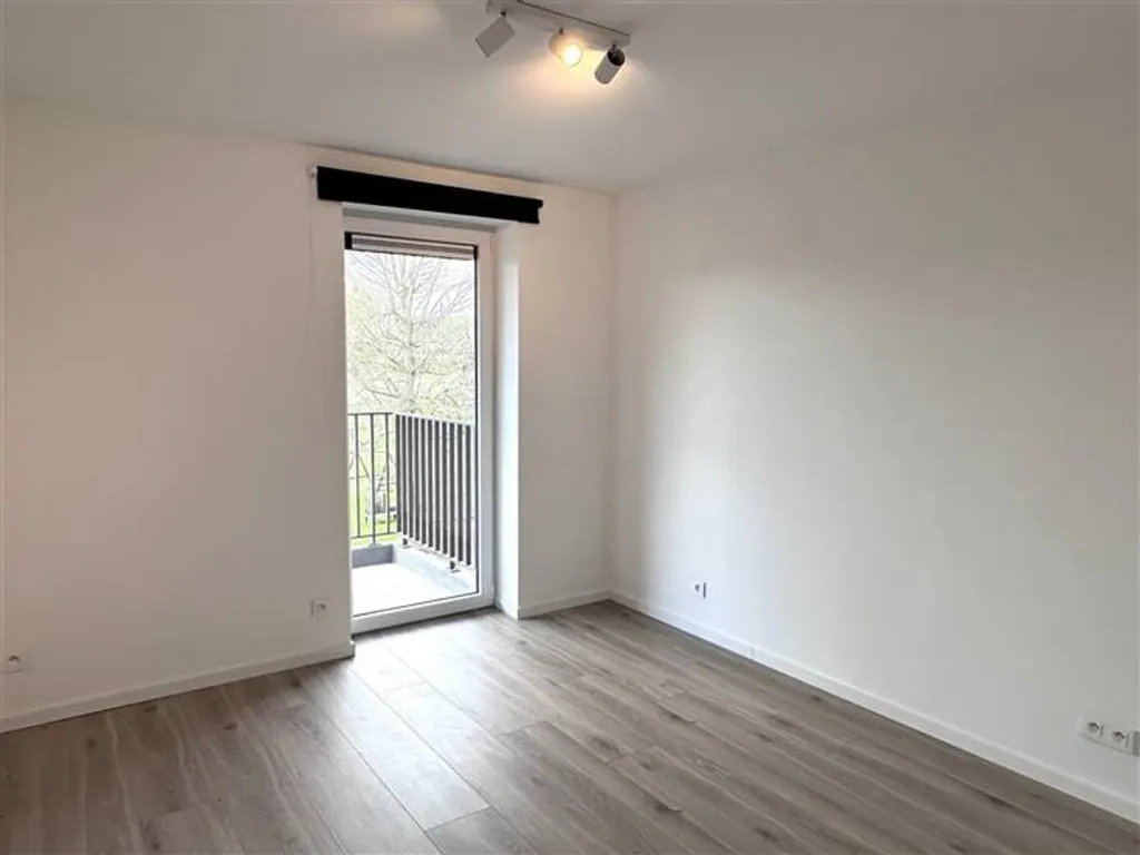 Pièces - Appartement avec Grande Terrasse à Landenne