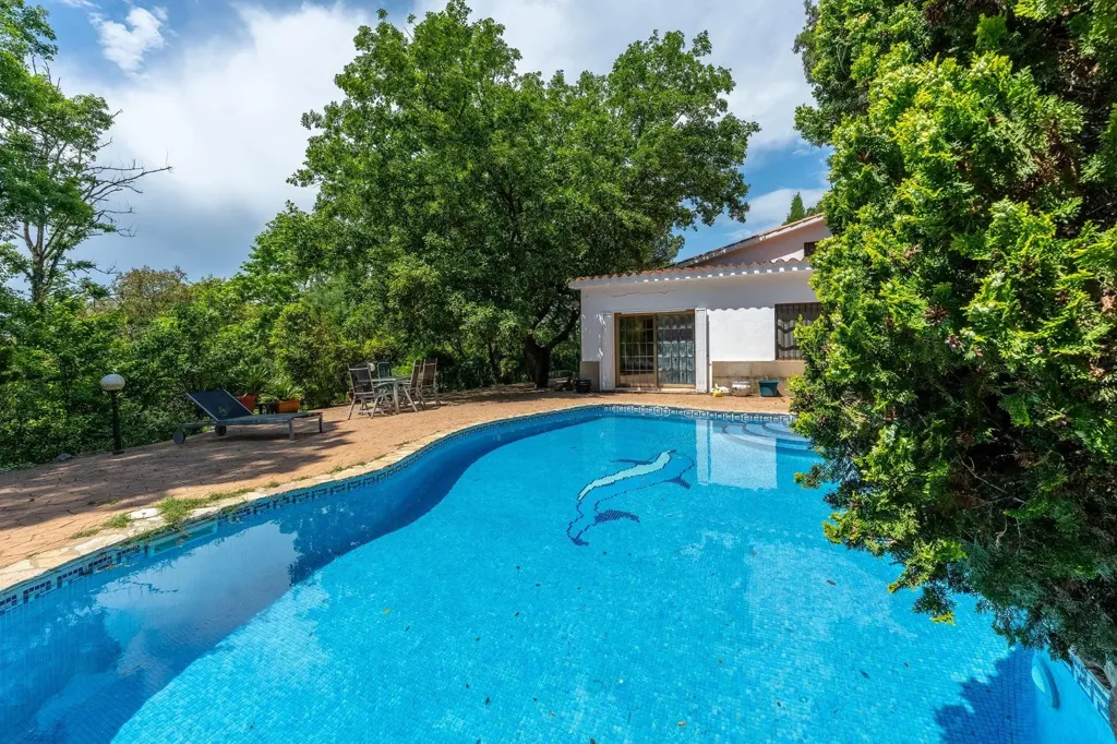 Piscine - Classic Style Villa with Pool in Caldes de Malavella