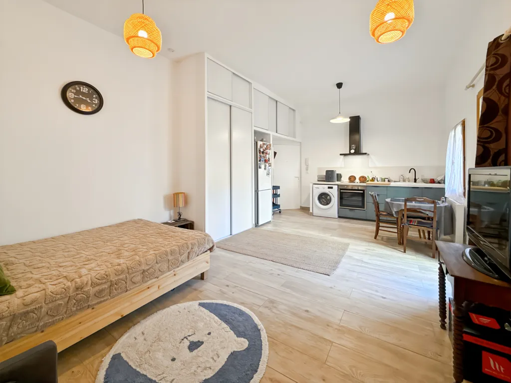 Magamistoad - Renovated Studio with Terrace in Marseille 7ème