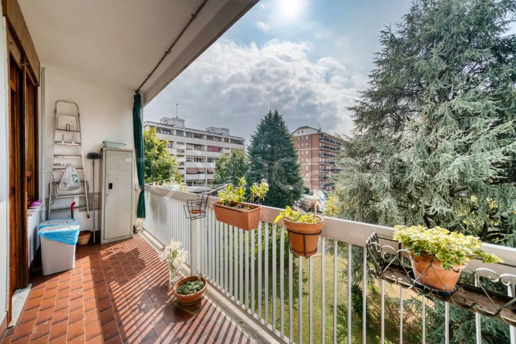 Rõdu - Newly Built Apartment with Balcony in Turin