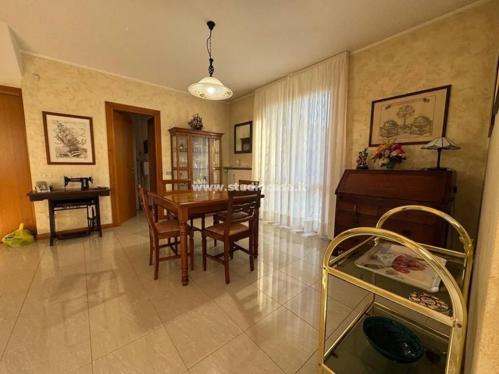 Söögituba - Luxury Villa with Private Garden in Mapello