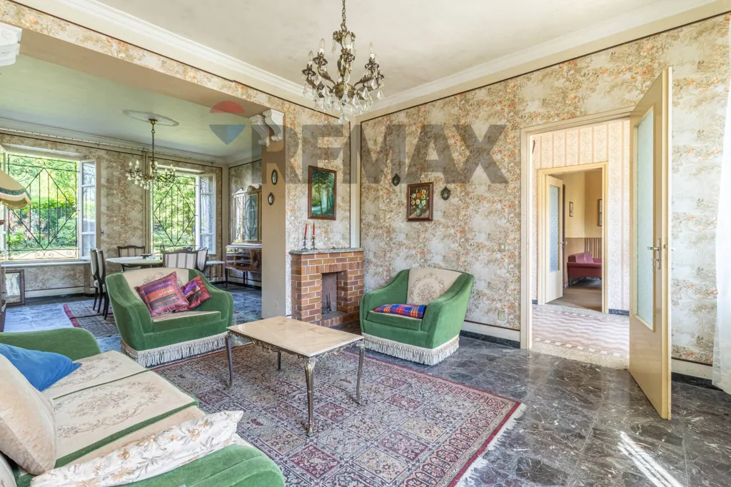 Living Room - Villa with Garden near Municipio