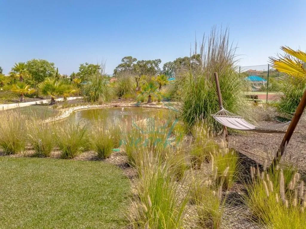 Jardin - Luxury Hotel with Resort Amenities in Espiche