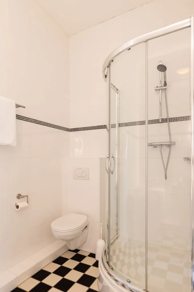Salles de bain - Historic Villa with Garden in Almen