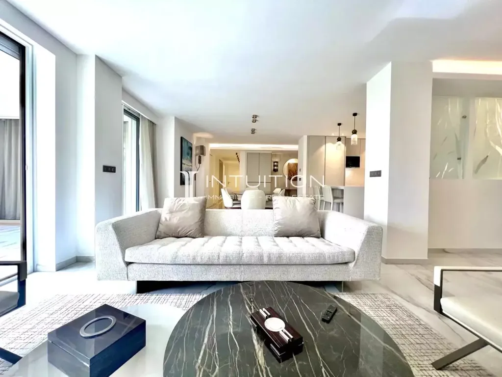Elutuba - 2-Bedroom Apartment with Sea View in Cannes Croisette