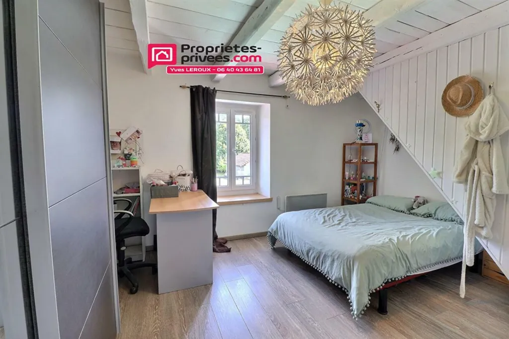 Chambres - Maison Rénovée avec Piscine à Mougny