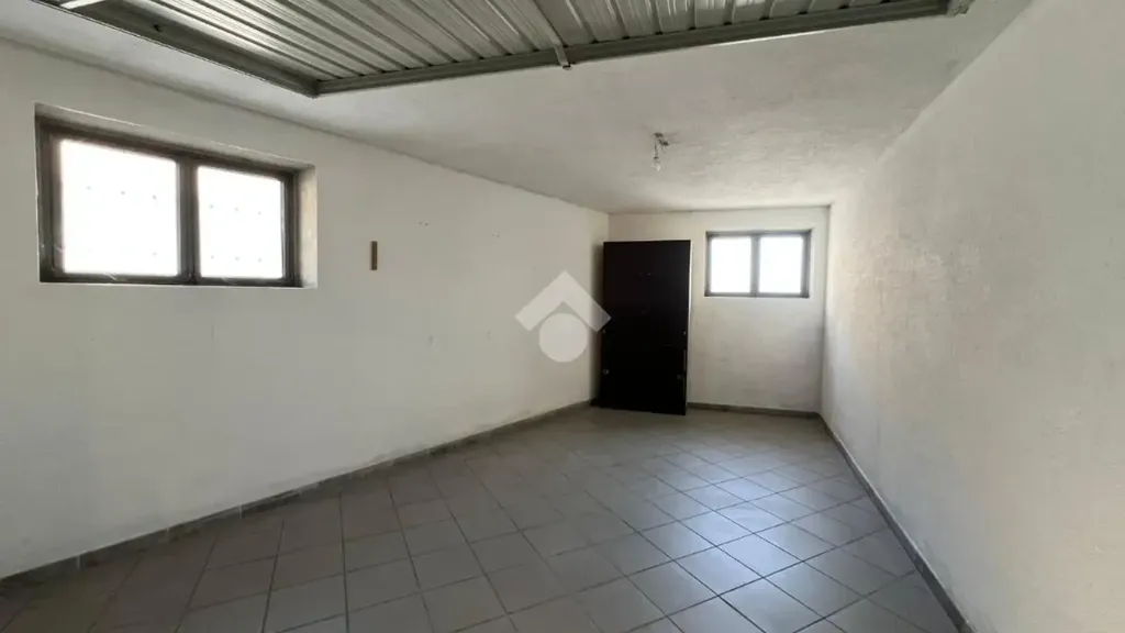Pièces - 3-Bedroom Apartment with Garage in Revello