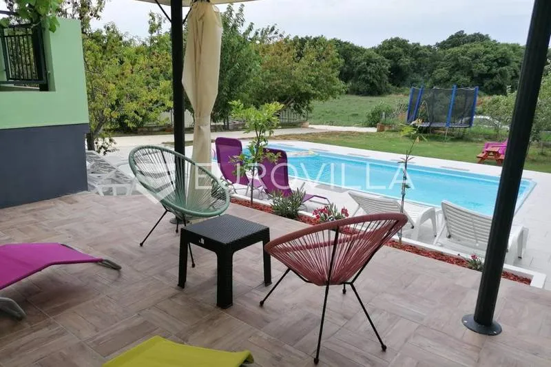 Bassein - Detached House with Pool in Busoler, Pula