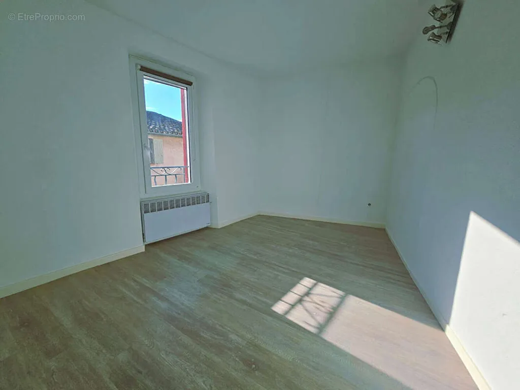 Pièces - Maison de Ville avec Balcon à Les Milles