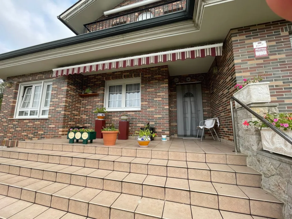 Exterior - Chalet with Large Garden in Barcena de Cicero