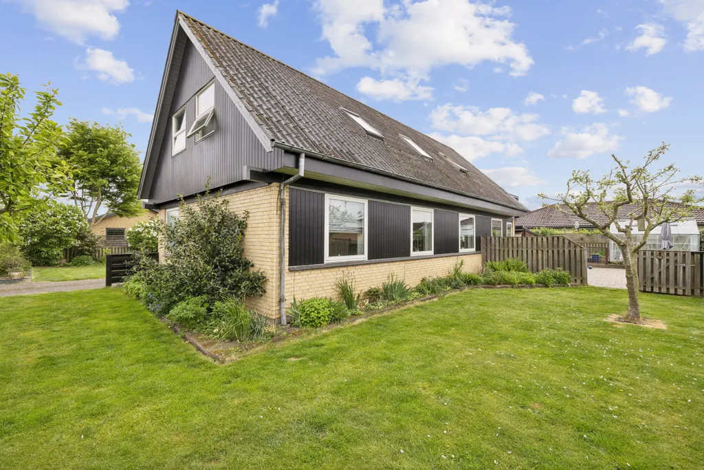 Extérieur - Villa with Terrace in Rosilde, Nyborg