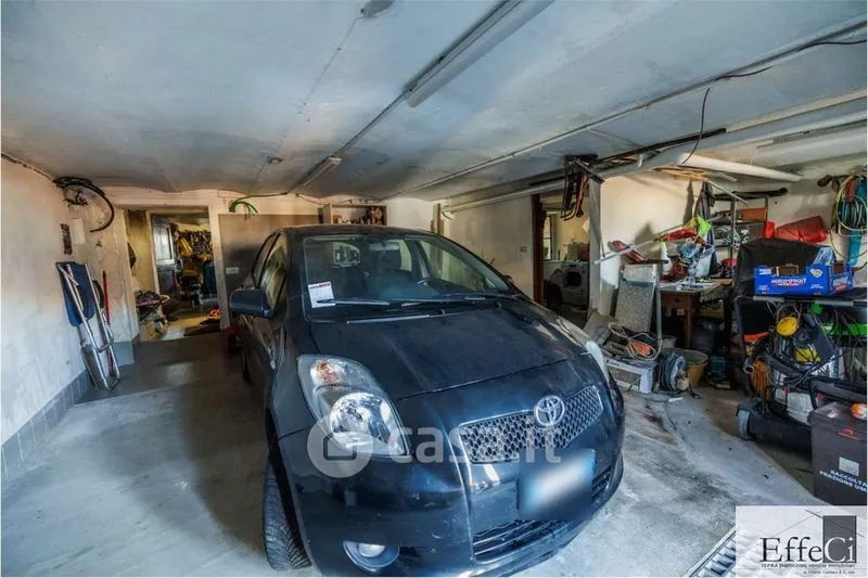 Garage - Panoramic Villa with Lake View in Biandronno