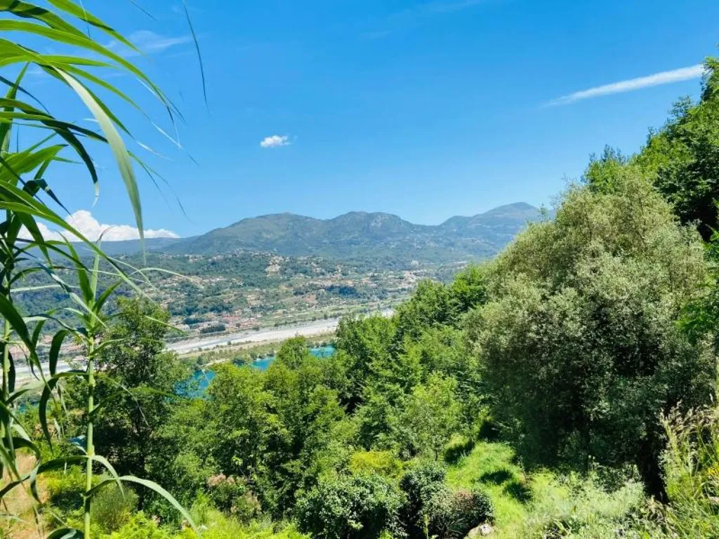 Aed - Serviced Plot with Architect's PC in Le Broc