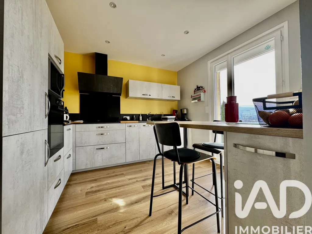 Cucina - Traditional House with Garden View in Saint-Chamond