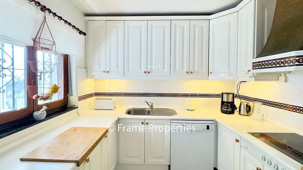 Cuisine - Luxury Villa with Sea Views in Mijas
