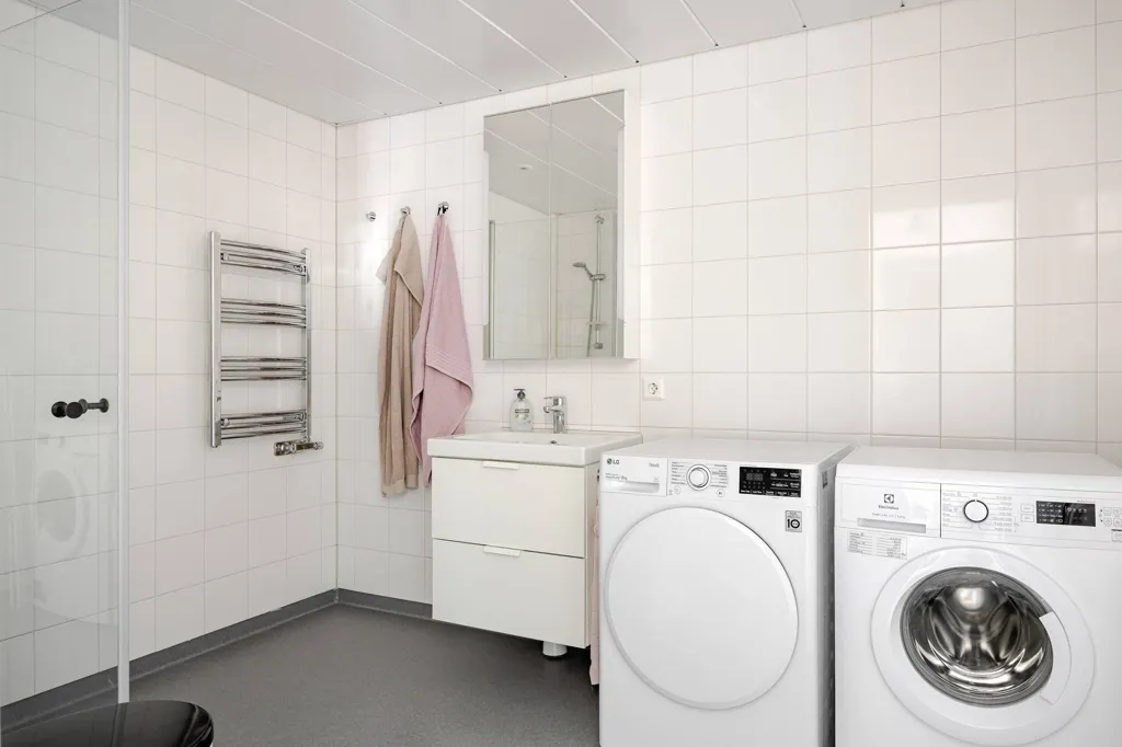 Buanderie - Modern Flat with Sunny Balcony in Stockholm