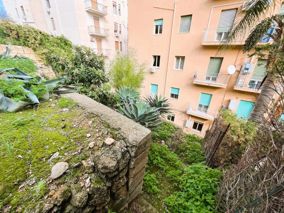 Garden - Office Space with Garden in Agrigento Centre