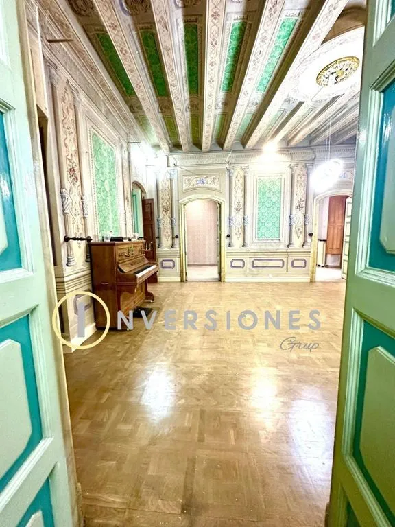 Esik - Luxury Flat with Cultural Heritage in Manresa