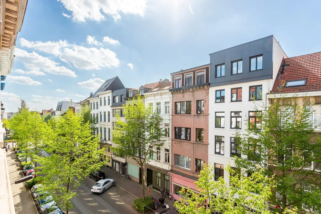 Extérieur - Penthouse Rénové avec Terrasse dans le Zuid d'Anvers