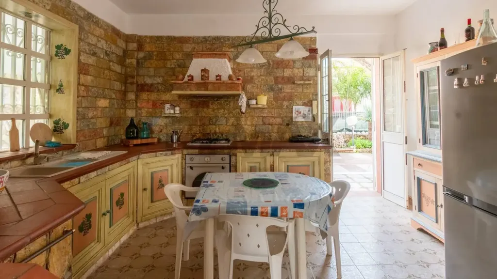 Cuisine - Villa with Garden and Terrace in Carini