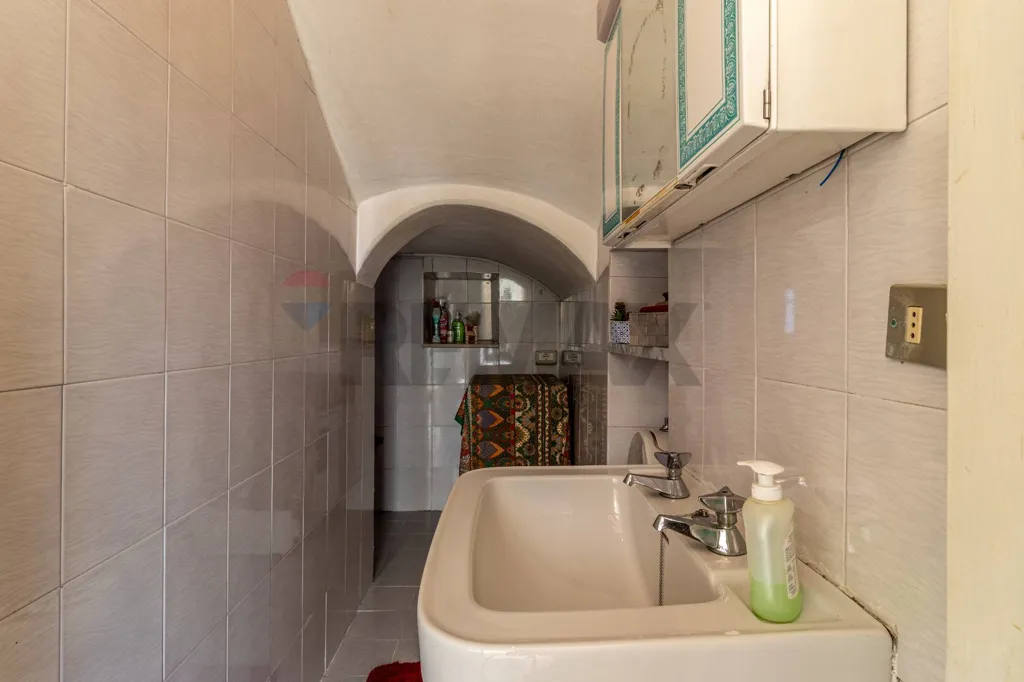 Salles de bain - Triplex Villa with Garden in Occhieppo Superiore