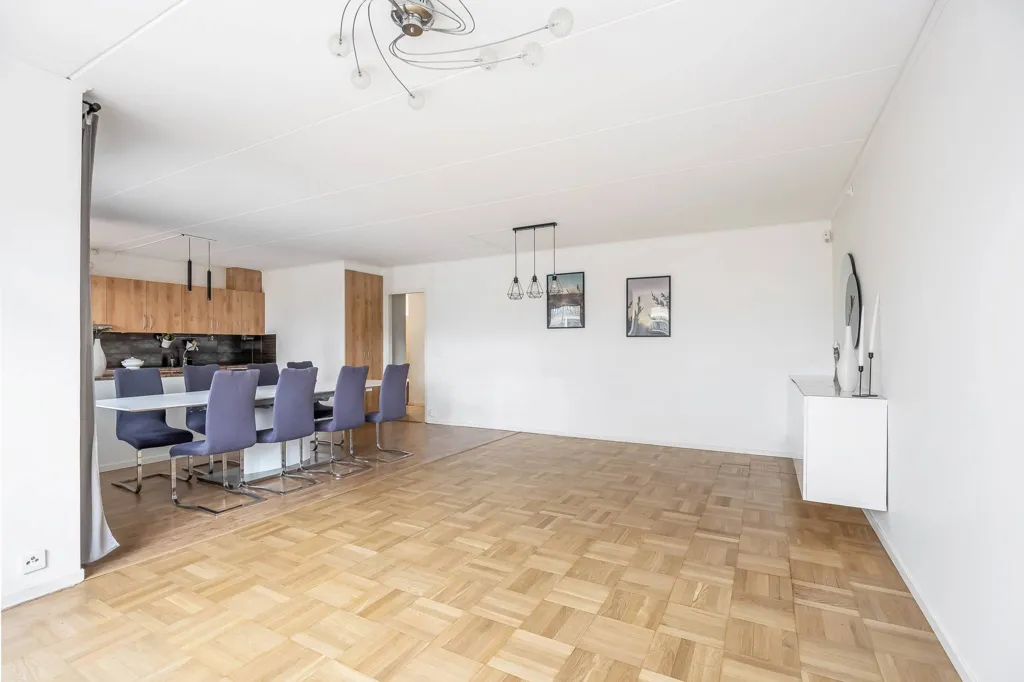 Salle à manger - Four-Room Apartment with Balcony in Högaholm