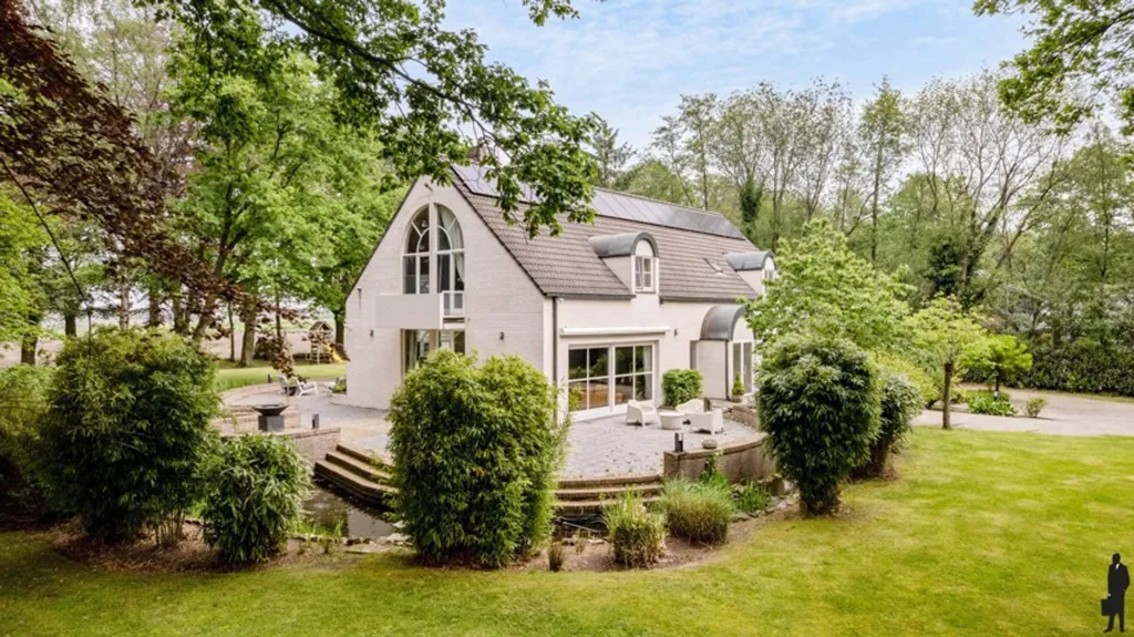 Extérieur - Villa Luxueuse avec Vue sur les Champs à Kalmthout