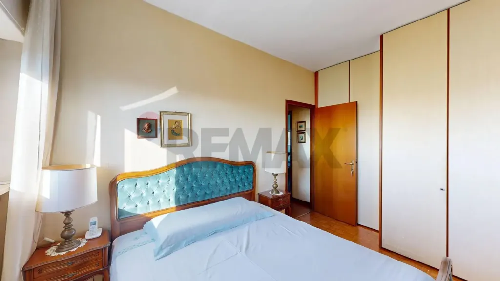 Chambres - Four-Bedroom Apartment with Balcony in Milan