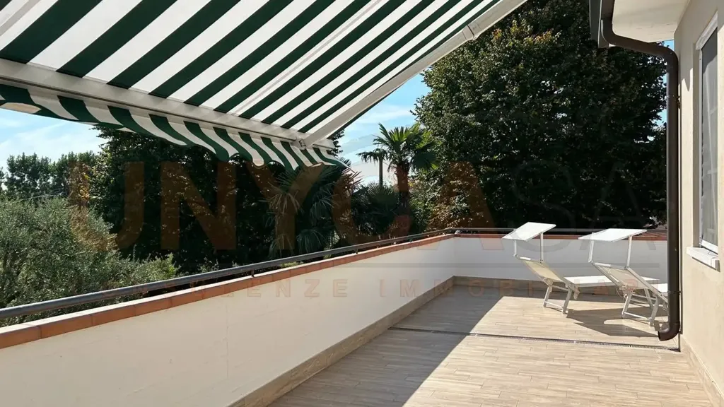 Terrace - Villa with Private Park in Padova