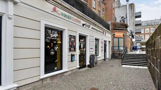 Esterno - Commercial Space with Large Windows in Aalborg Centre