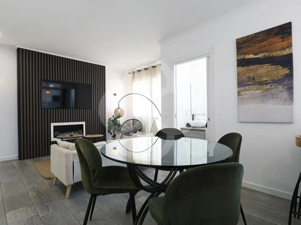 Salle à manger - 2-Bedroom Flat with Balcony in Largo do Rato, Lisbon